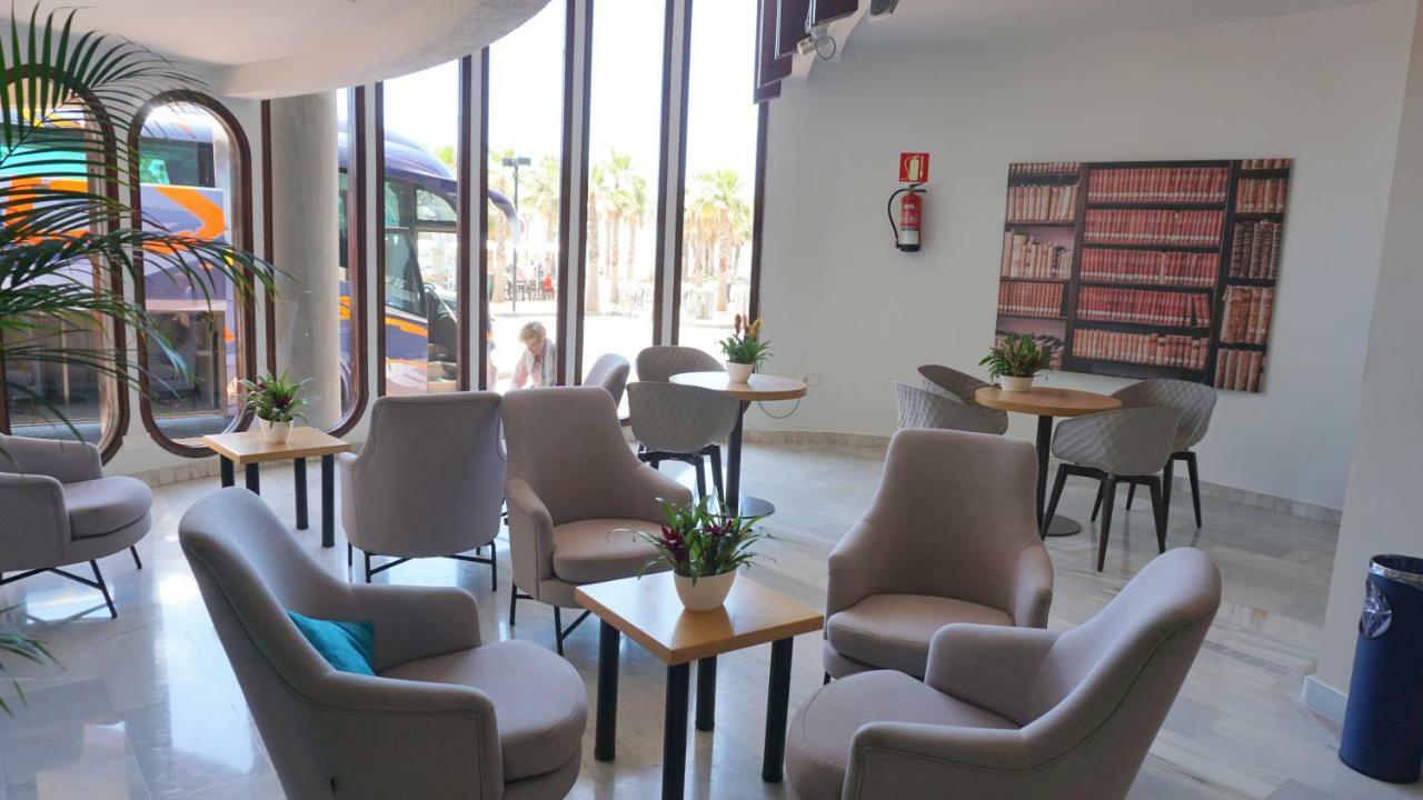 Beachfront Apartment In Fuengirola With Sea Views Exterior photo